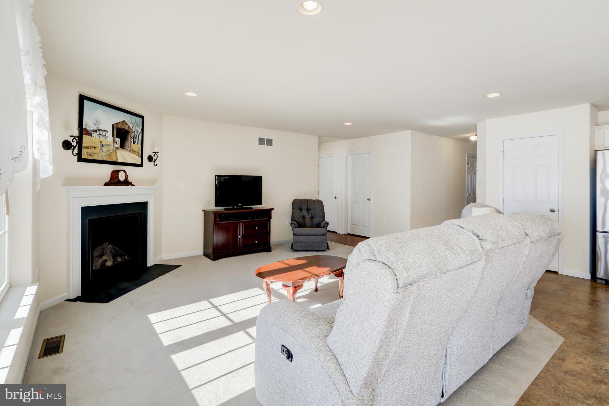 79 Pleasant Road Gordonville, PA 17529 - Photo 11 of 47 Living Room