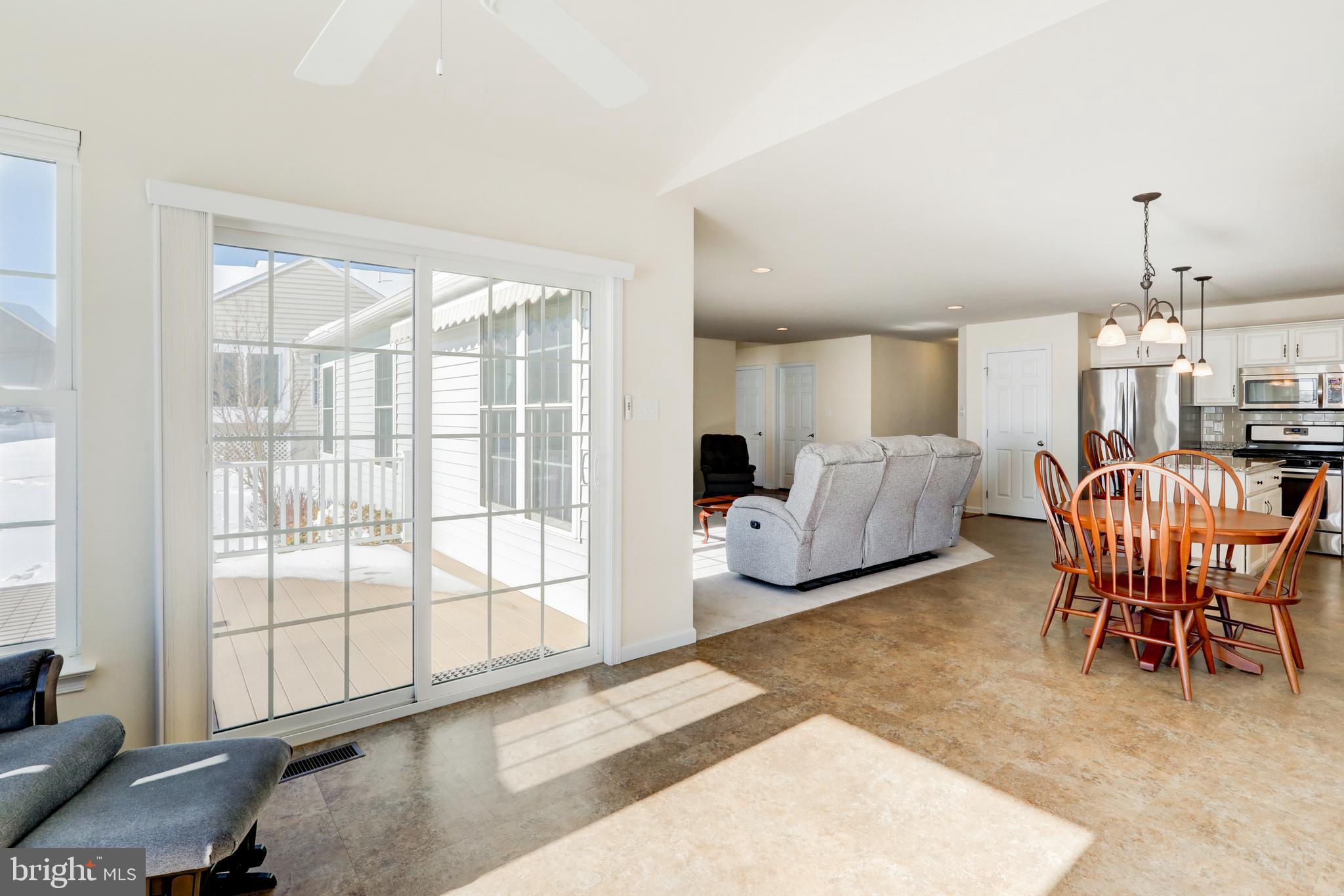 79 Pleasant Road Gordonville, PA 17529 - Photo 22 of 47 Sun Room