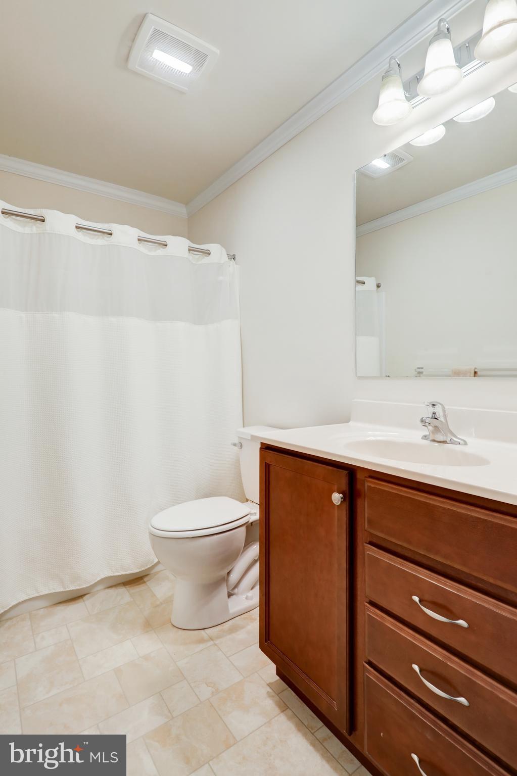 79 Pleasant Road Gordonville, PA 17529 - Photo 9 of 47 Full Bathroom