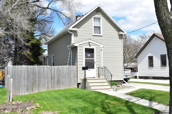 $145,000 | 1404 2nd Avenue North, Moorhead, MN 56560
