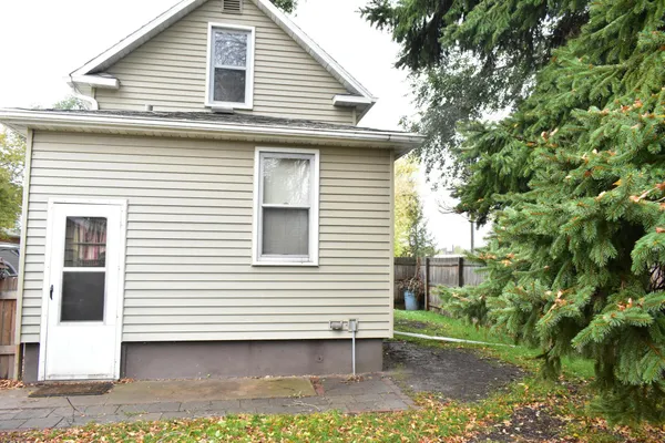 $145,000 | 1404 2nd Avenue North, Moorhead, MN 56560