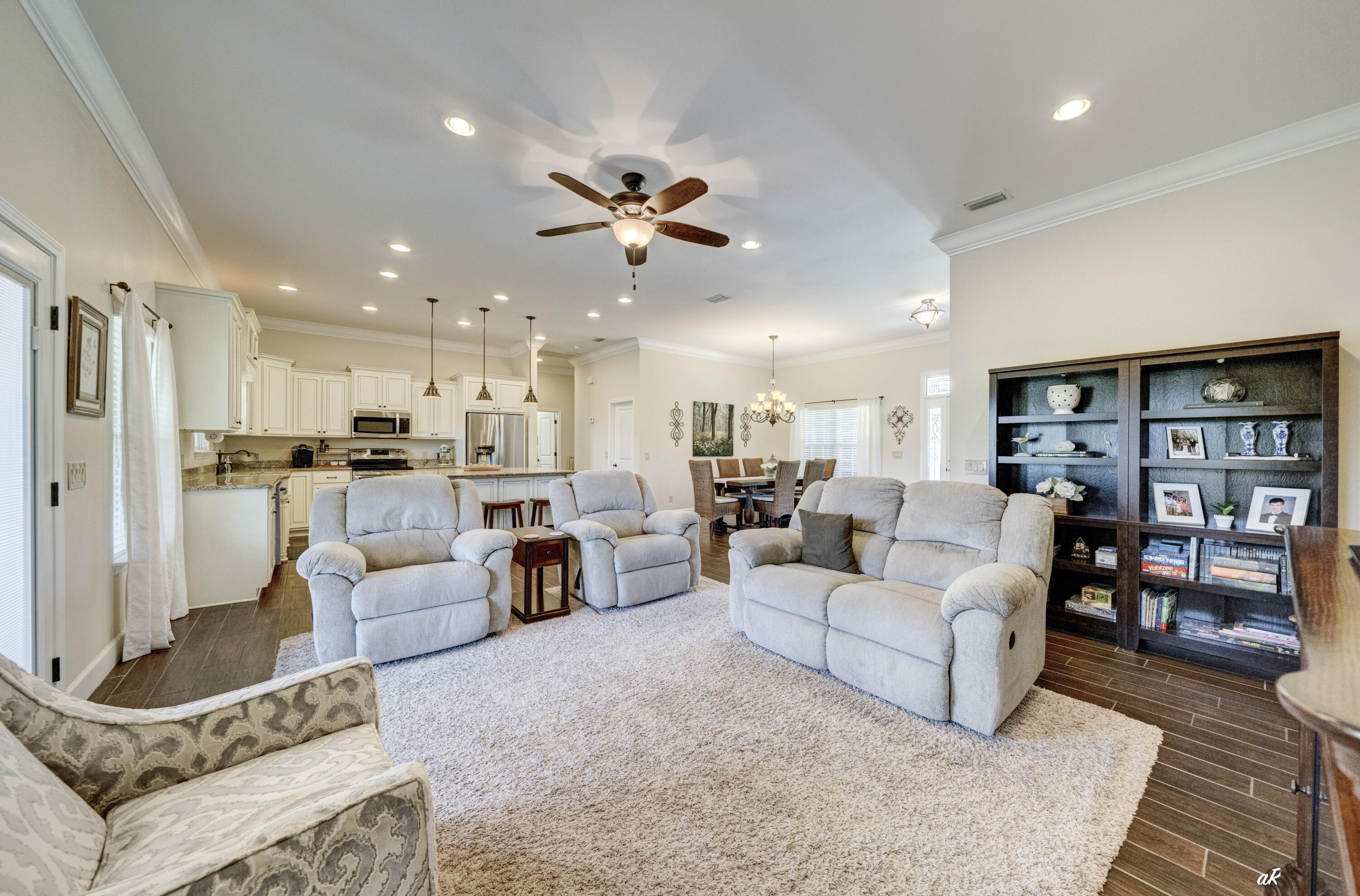 7927 Highpoint Road Panama City, FL 32404 - Photo 6 of 40 Living-3