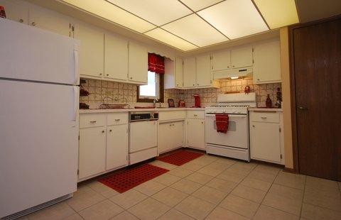 9136 South Pulaski Road, Unit 2E Oak Lawn, IL 60453 - Photo 4 of 16