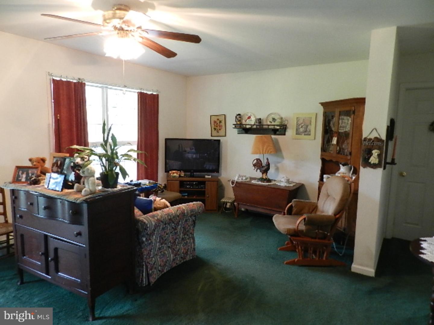 1527 South Bailey Road Coatesville, PA 19320 - Photo 3 of 11 Living Room