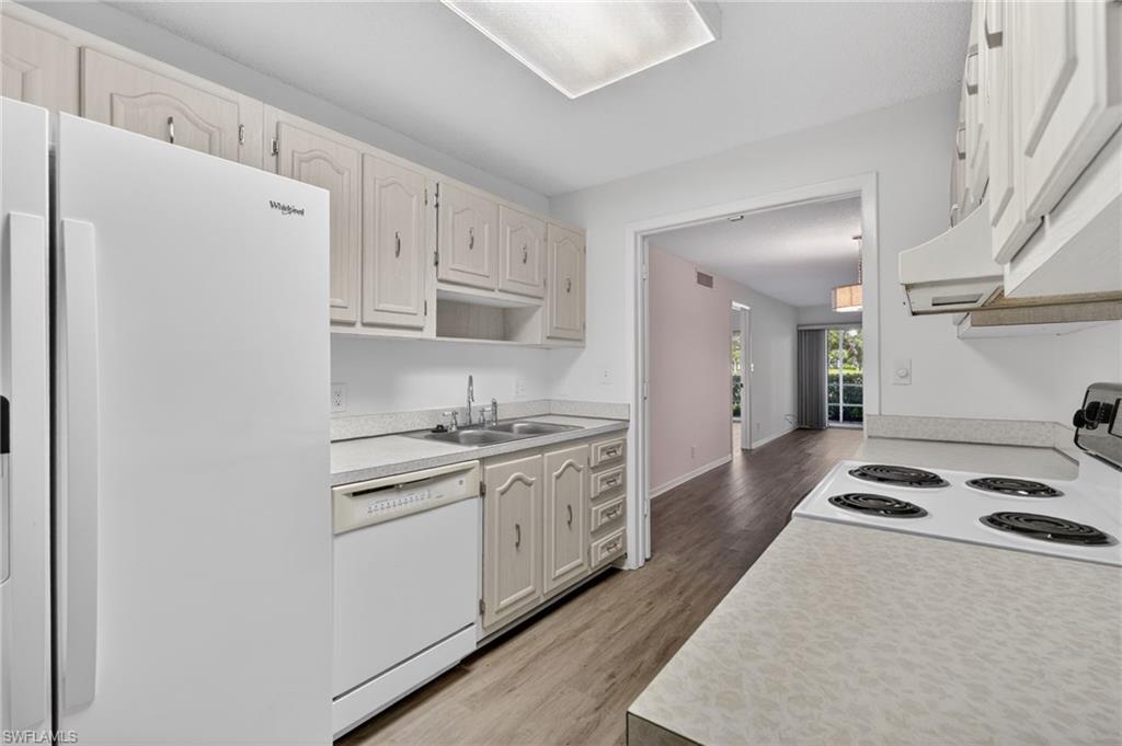 200 Pebble Beach Boulevard, Unit D103 Naples, FL 34113 - Photo 14 of 46