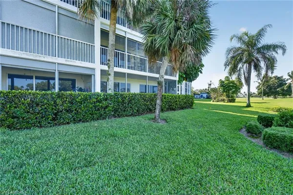 $235,000 | 200 Pebble Beach Boulevard, Unit D103, Naples, FL 34113