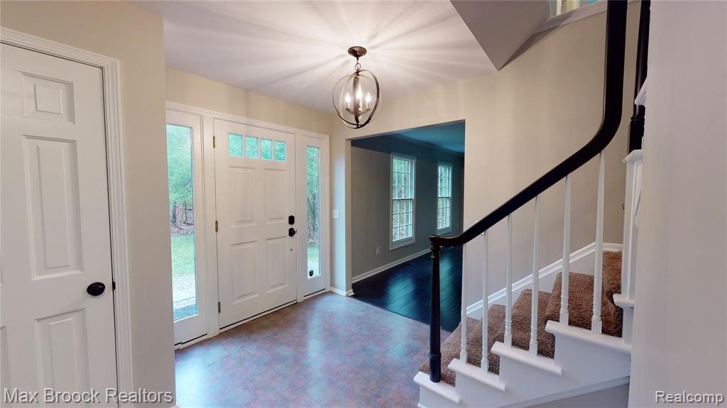 4990 Arrowhead Road West Bloomfield, MI 48323 - Photo 15 of 48