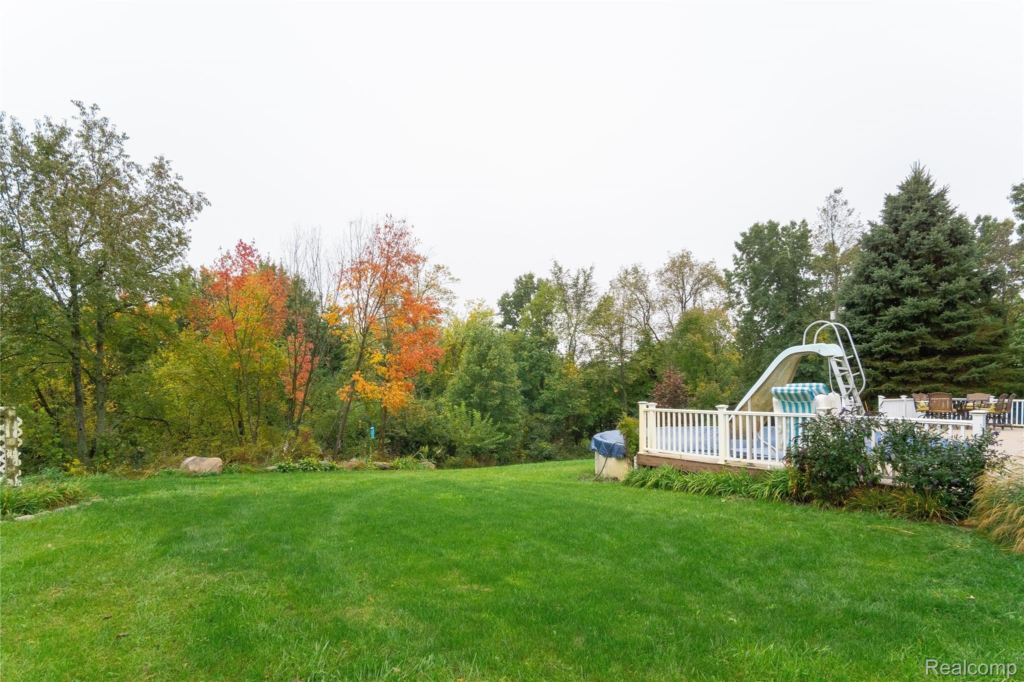 9149 Center Road Fenton, MI 48430 - Photo 34 of 40 Exteriors (15 of 17).jpg