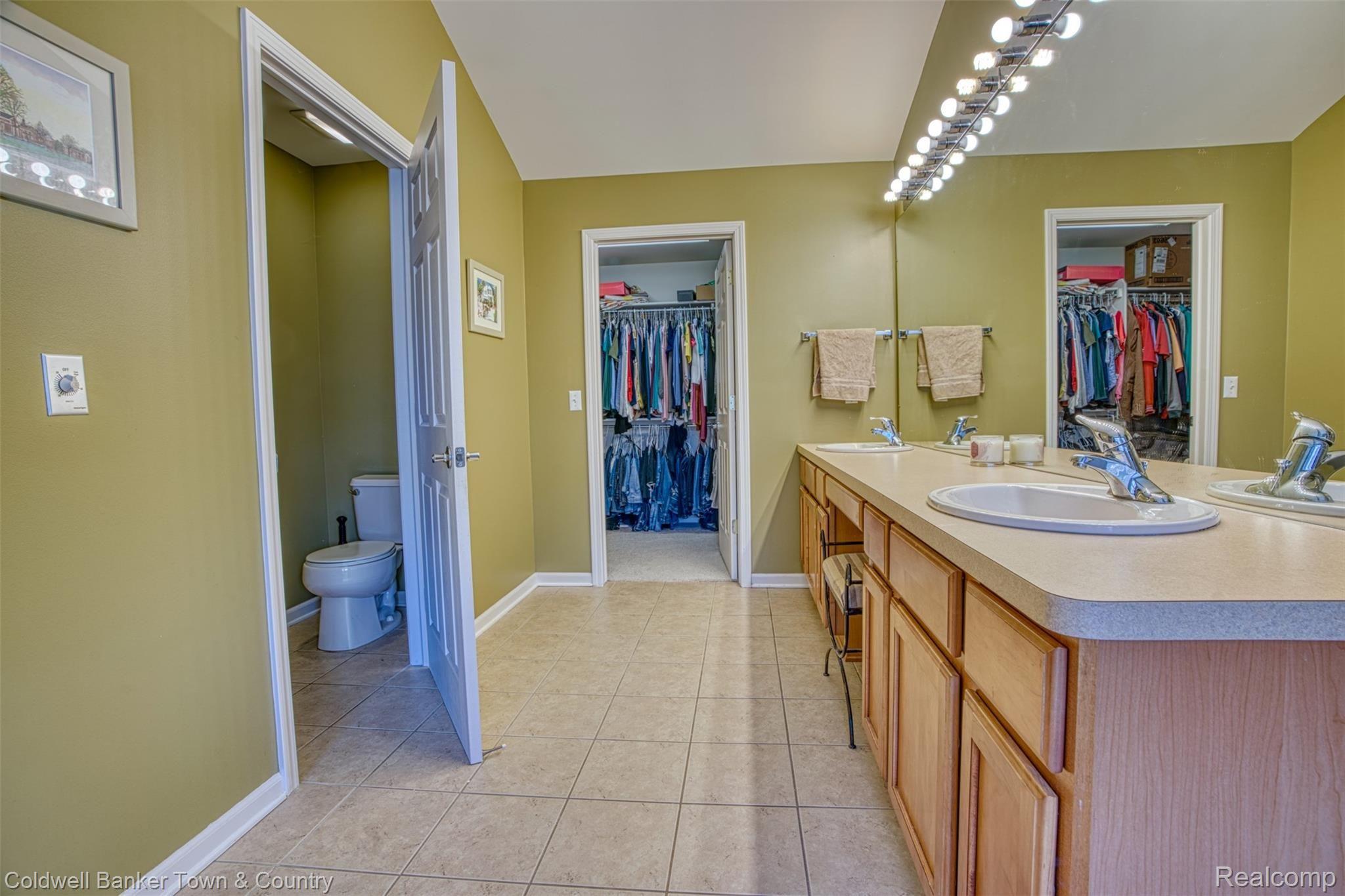4160 Merriman Loop Howell, MI 48843 - Photo 23 of 38 Master bath with large walk in closet!