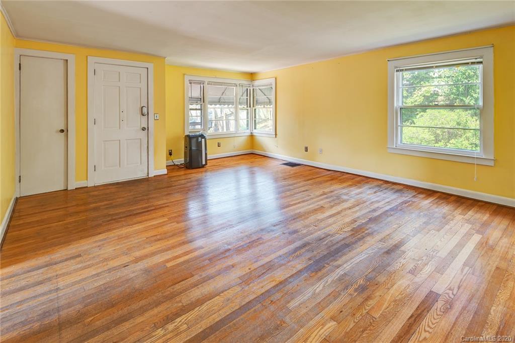 7 West Raleigh Road Asheville, NC 28803 - Photo 2 of 37 Gallery Image 2