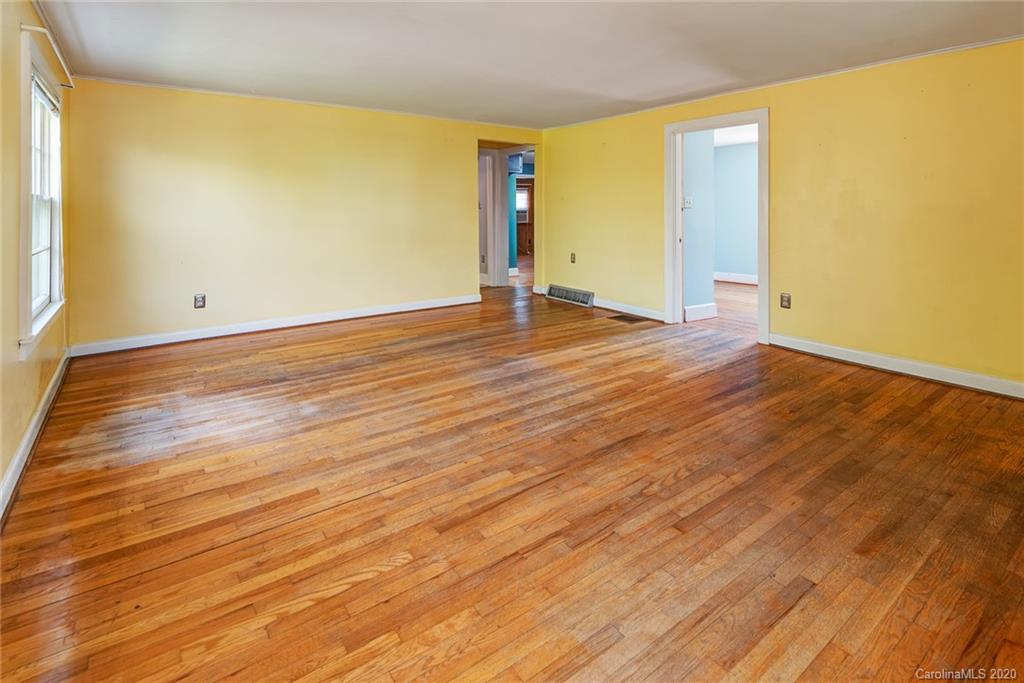 7 West Raleigh Road Asheville, NC 28803 - Photo 4 of 37 Gallery Image 4