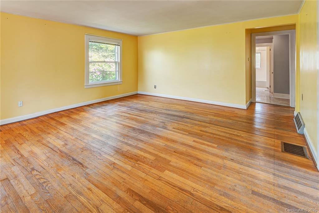 7 West Raleigh Road Asheville, NC 28803 - Photo 5 of 37 Gallery Image 5