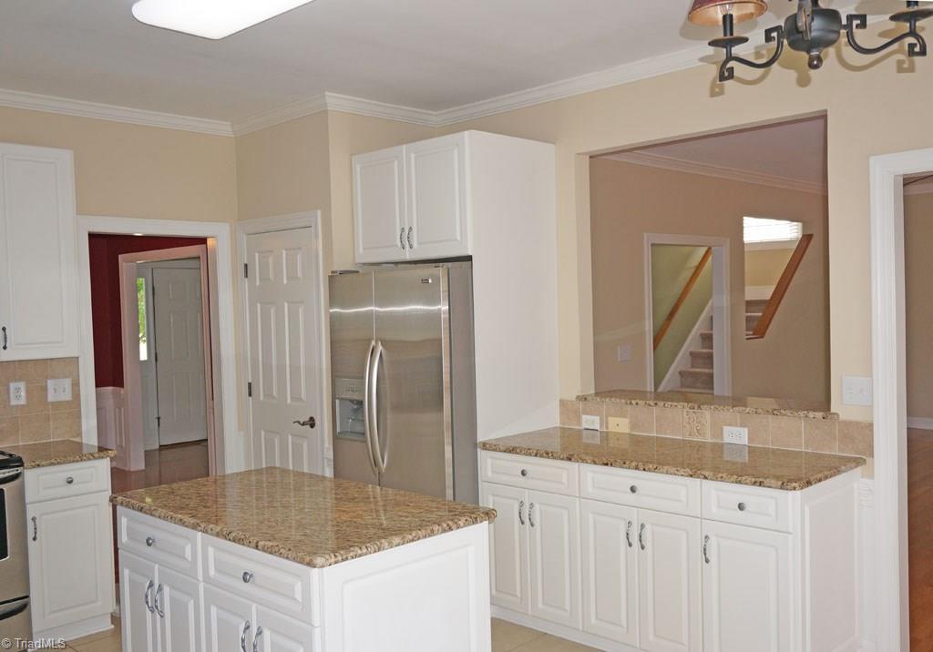 5250 Mountain View Road Winston-Salem, NC 27104 - Photo 5 of 26 Open kitchen w/SS appliances.