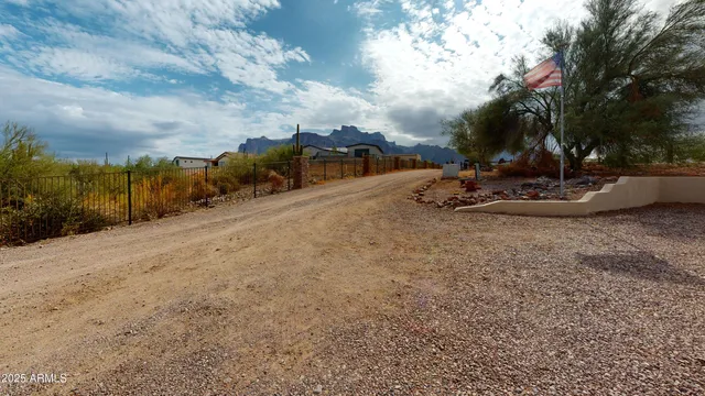 $749,900 | 463 North Mountain View Road, Apache Junction, AZ 85119