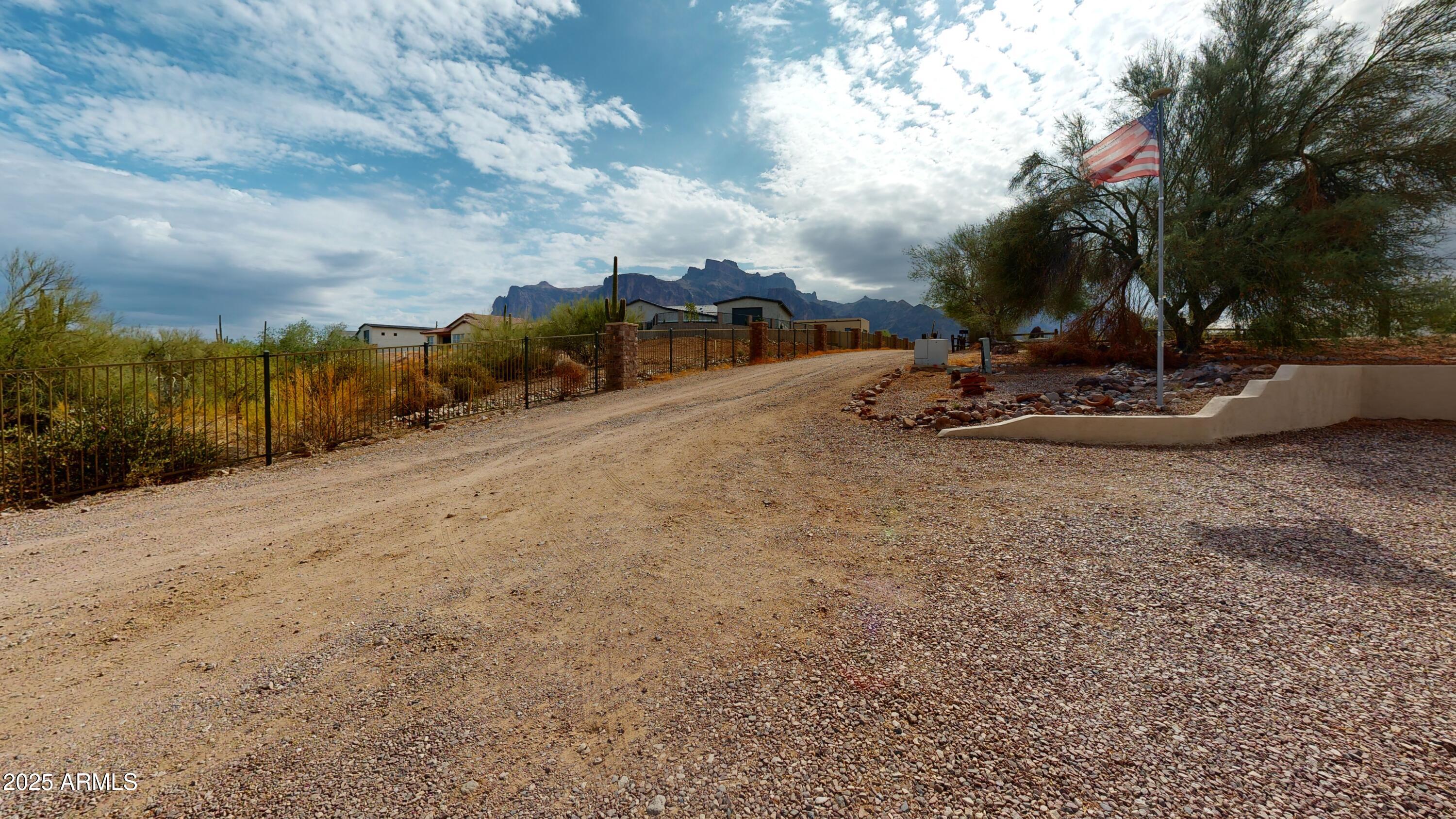 463 North Mountain View Road Apache Junction, AZ 85119 - Photo 16 of 20 VIEW LOOKING EAST