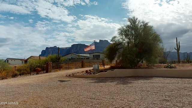 $749,900 | 463 North Mountain View Road, Apache Junction, AZ 85119
