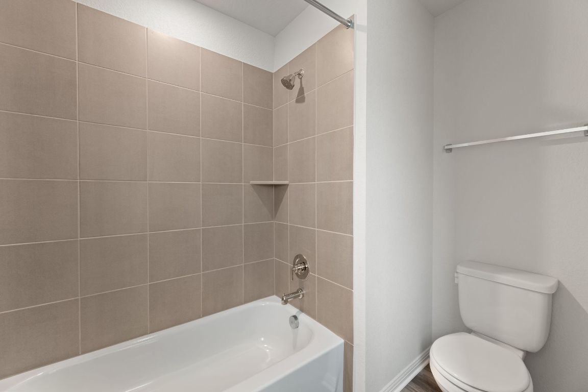 354 Lost Mine Peak Lane Dripping Springs, TX 78620 - Photo 17 of 26 Full bathroom