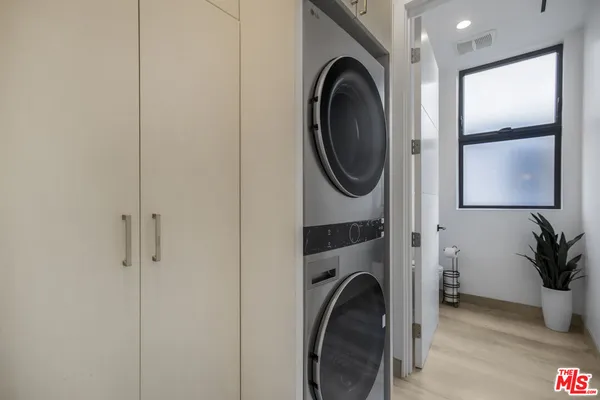 $17,950 | 10563 Ashton Avenue, Unit 3, Los Angeles, CA 90024