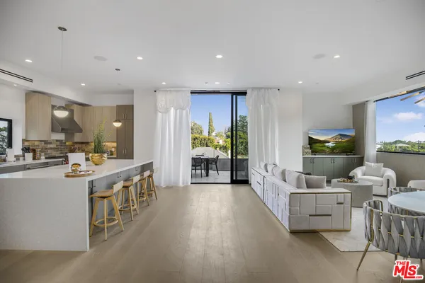 $17,950 | 10563 Ashton Avenue, Unit 3, Los Angeles, CA 90024