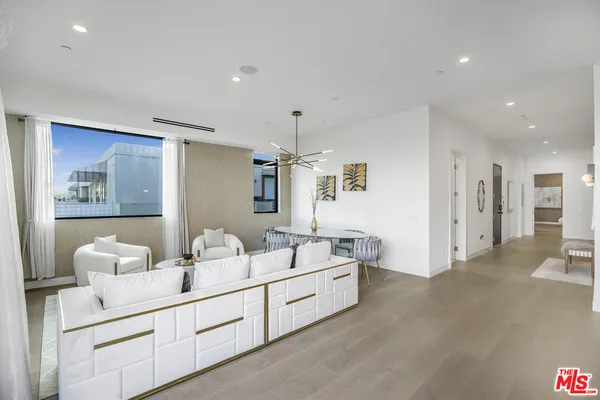 $17,950 | 10563 Ashton Avenue, Unit 3, Los Angeles, CA 90024