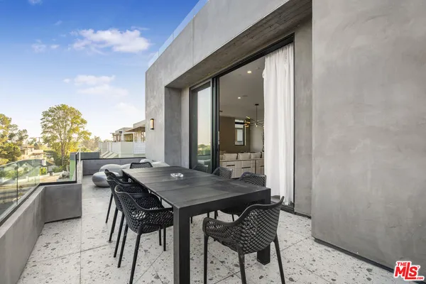 $17,950 | 10563 Ashton Avenue, Unit 3, Los Angeles, CA 90024