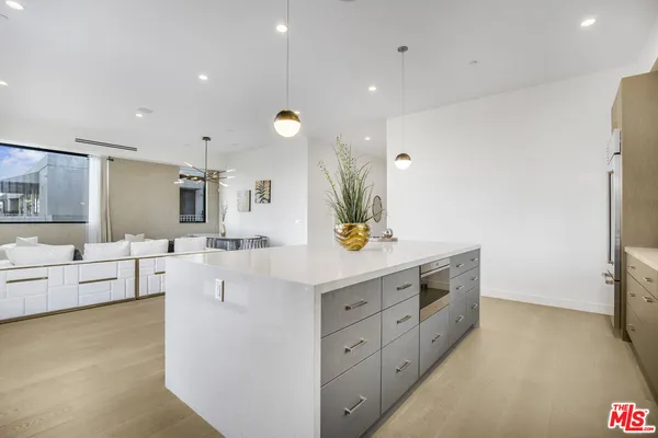 $17,950 | 10563 Ashton Avenue, Unit 3, Los Angeles, CA 90024