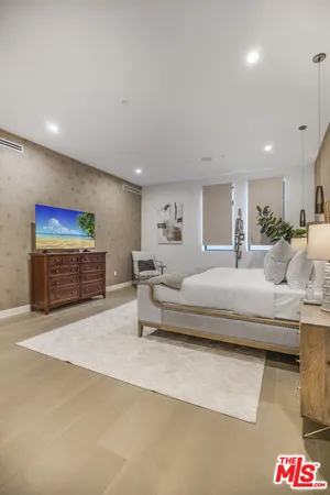 $17,950 | 10563 Ashton Avenue, Unit 3, Los Angeles, CA 90024