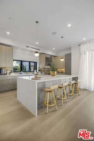 $17,950 | 10563 Ashton Avenue, Unit 3, Los Angeles, CA 90024