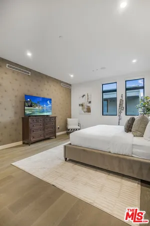 $17,950 | 10563 Ashton Avenue, Unit 3, Los Angeles, CA 90024