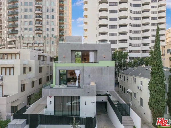 $17,950 | 10563 Ashton Avenue, Unit 3, Los Angeles, CA 90024