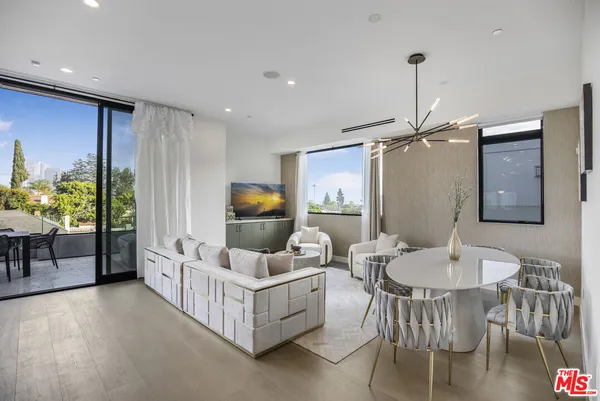 $17,950 | 10563 Ashton Avenue, Unit 3, Los Angeles, CA 90024