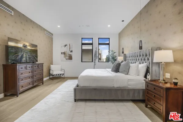 $17,950 | 10563 Ashton Avenue, Unit 3, Los Angeles, CA 90024