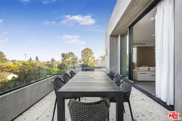 $17,950 | 10563 Ashton Avenue, Unit 3, Los Angeles, CA 90024