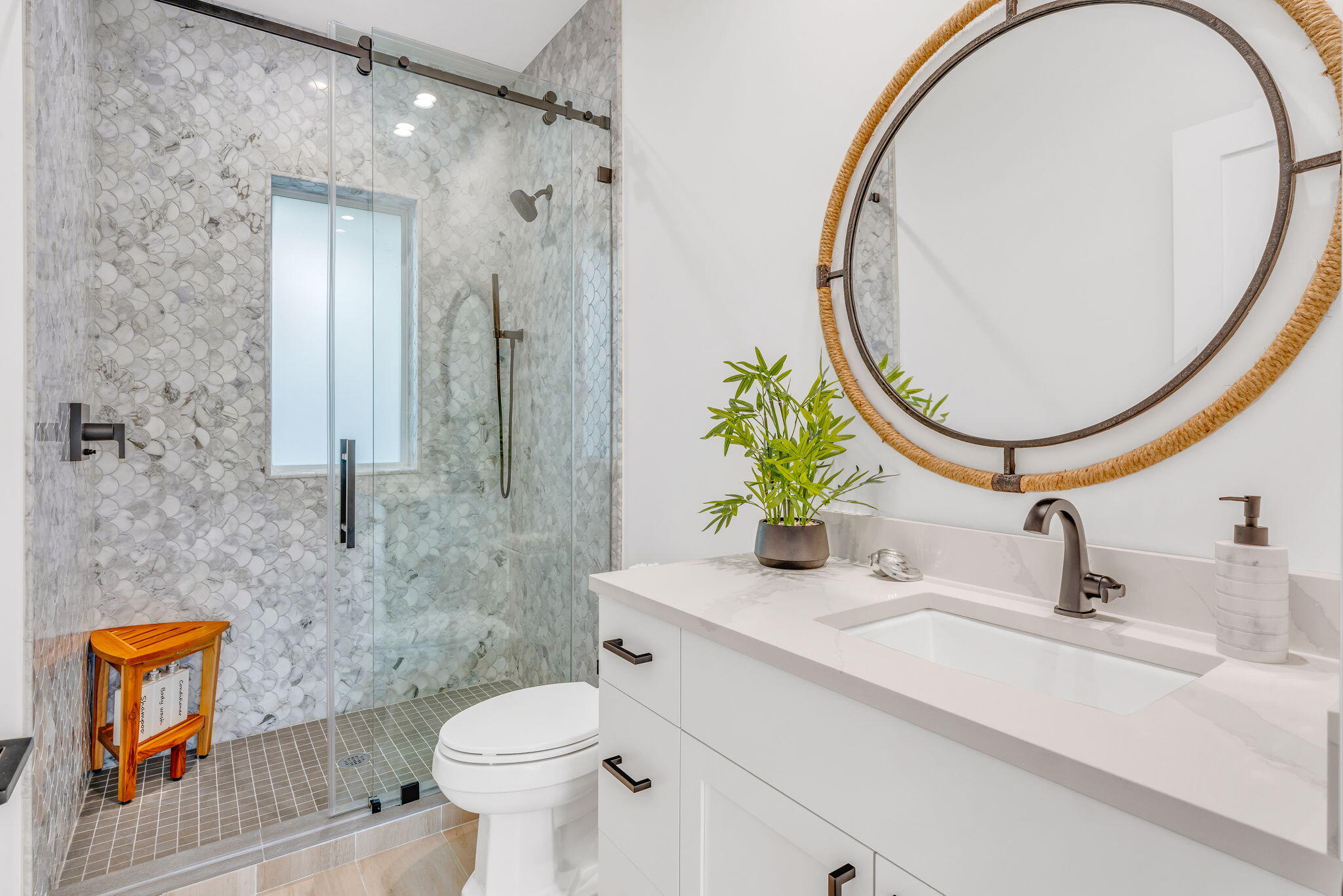 116 Ave G Marathon, FL 33050 - Photo 38 of 68 Guest House Bathroom