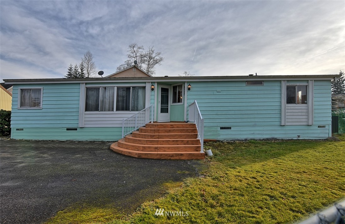 10013 Montana Road Everett, WA 98204 - Photo 2 of 22 Gallery Image 2