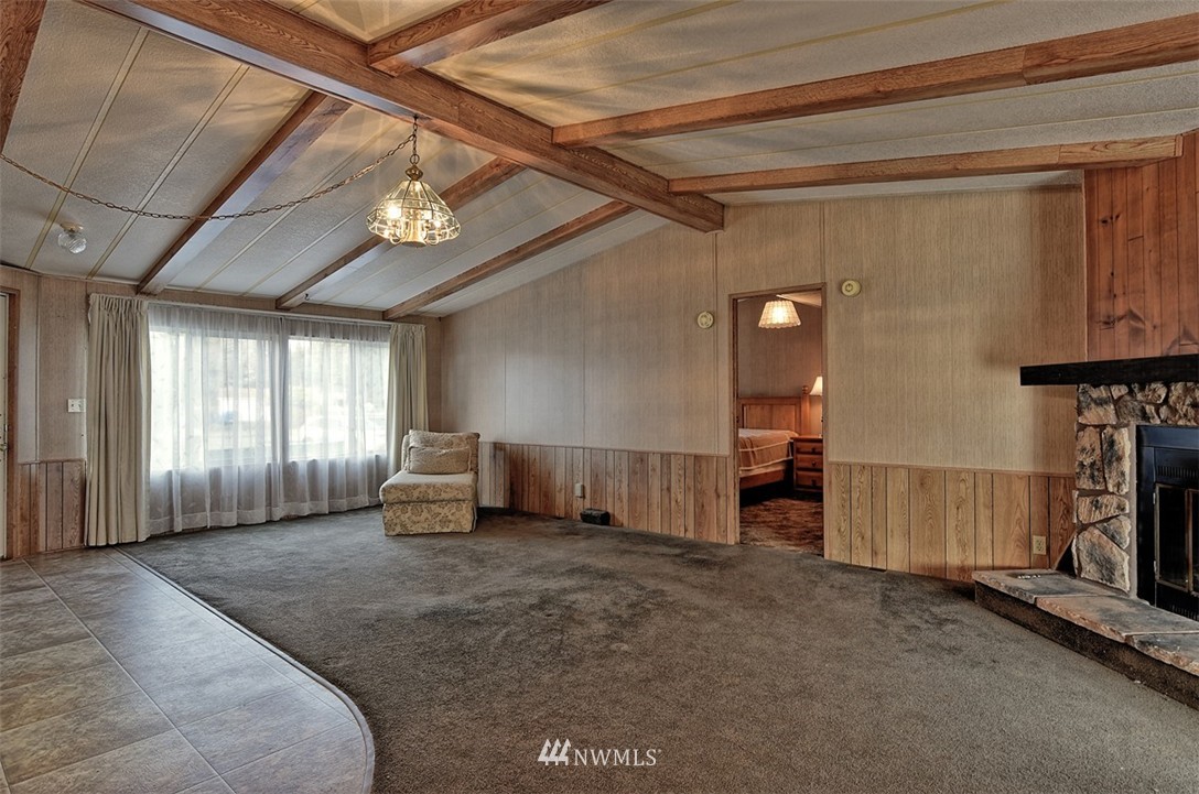 10013 Montana Road Everett, WA 98204 - Photo 4 of 22 Gallery Image 4