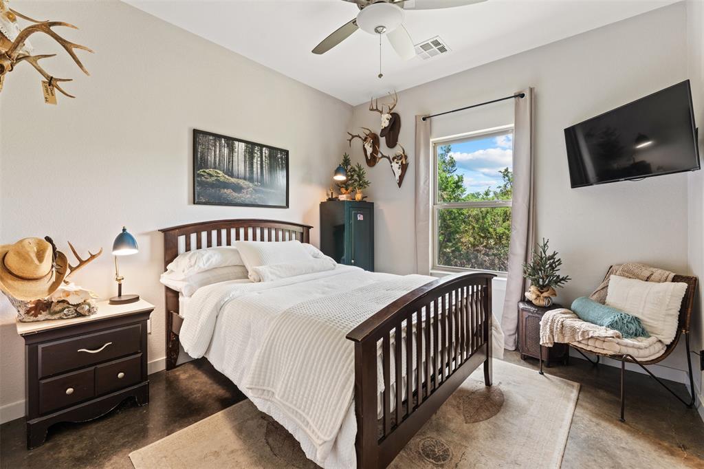 124 Bluffview Circle China Spring, TX 76633 - Photo 19 of 40 2nd of two bedrooms downstairs