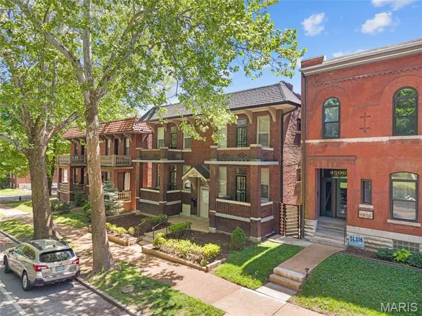 $450,000 | 4504 Arsenal Street, St. Louis, MO 63116