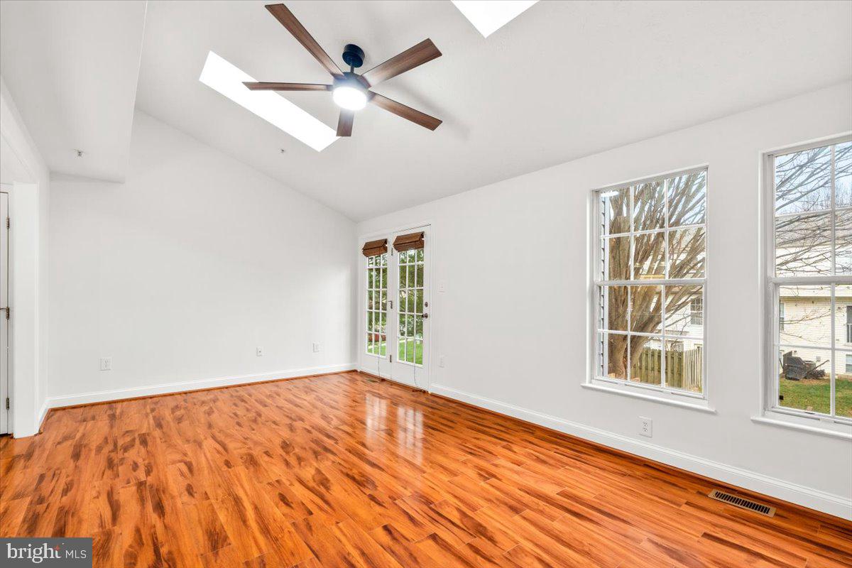 6570 Ellington Way Frederick, MD 21703 - Photo 12 of 39 Dining room