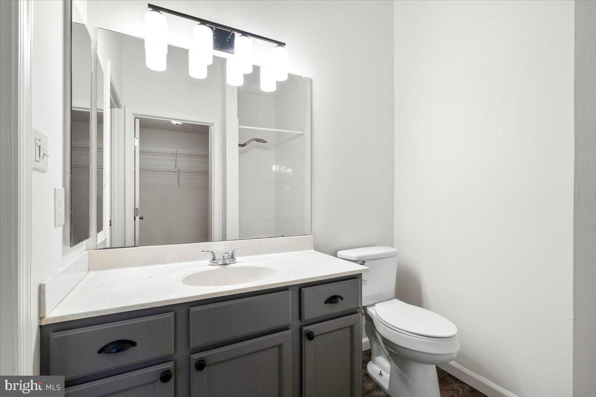 6570 Ellington Way Frederick, MD 21703 - Photo 19 of 39 En-suite bath