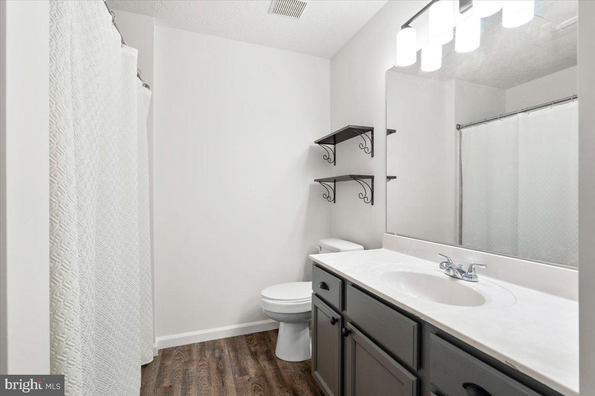 6570 Ellington Way Frederick, MD 21703 - Photo 25 of 39 Upper level shared full bath