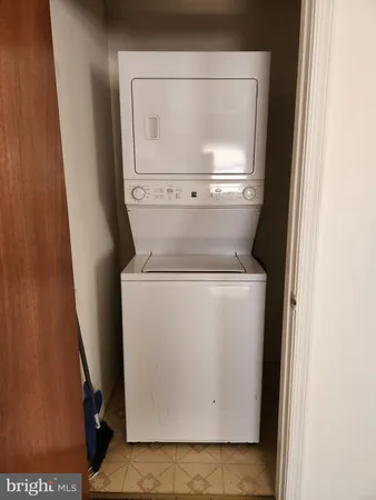 a close up view of washer and dryer
