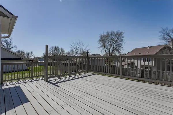 $409,000 | 824 South Elk Lane, Bonner Springs, KS 66012