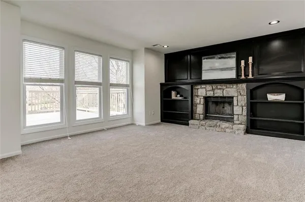 $409,000 | 824 South Elk Lane, Bonner Springs, KS 66012