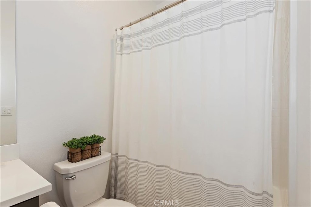 360 Elizabeth Court Rialto, CA 92377 - Photo 19 of 41