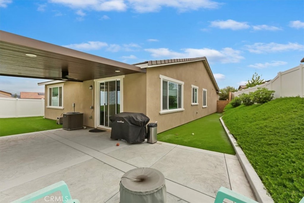 360 Elizabeth Court Rialto, CA 92377 - Photo 25 of 41