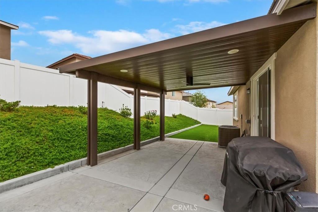 360 Elizabeth Court Rialto, CA 92377 - Photo 27 of 41