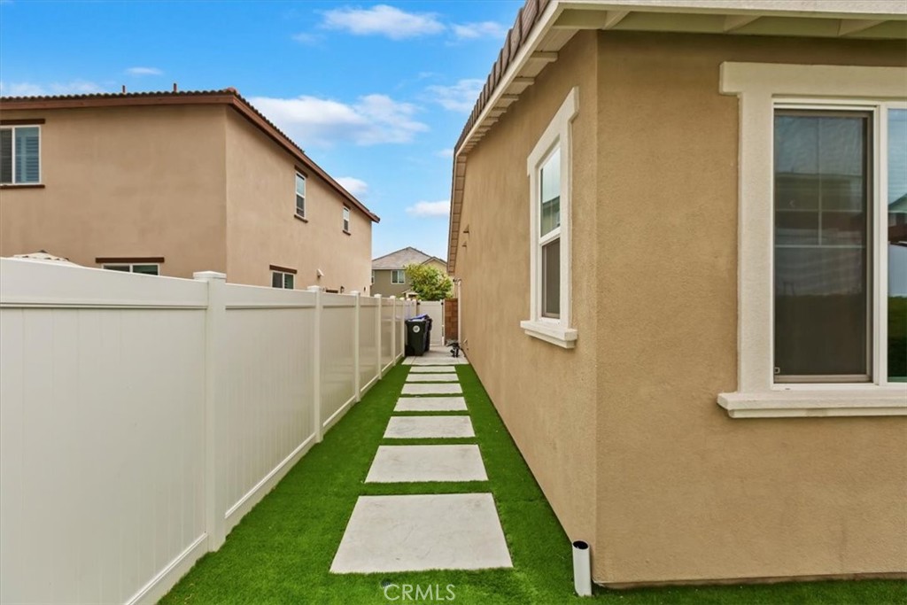 360 Elizabeth Court Rialto, CA 92377 - Photo 29 of 41