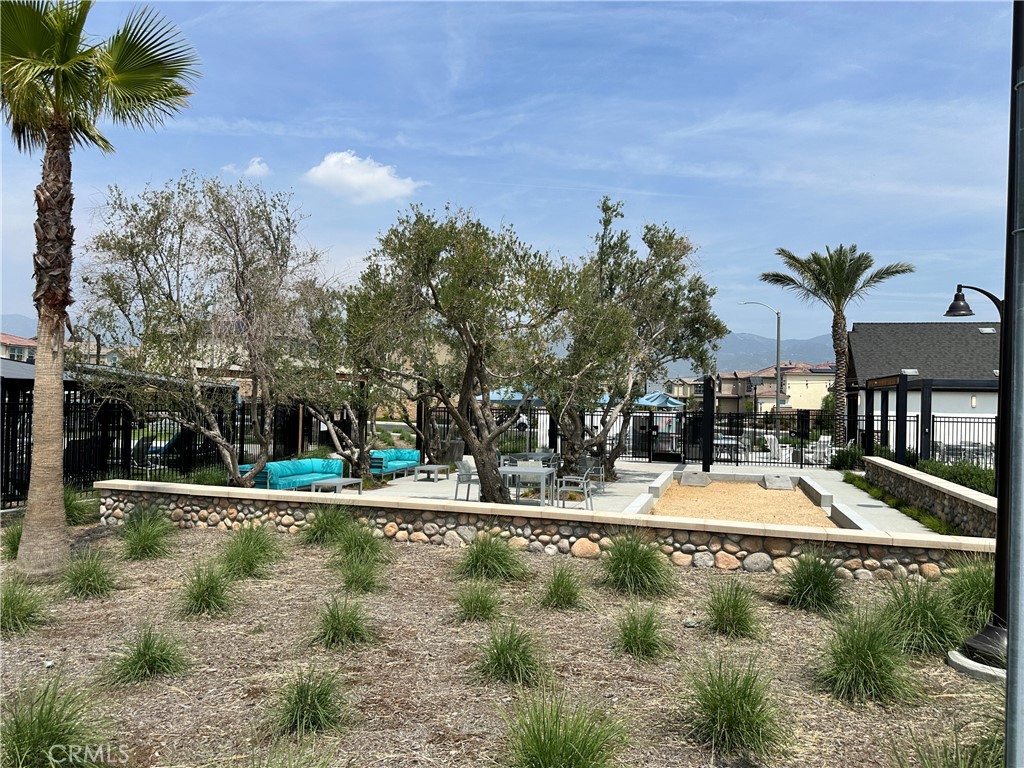 360 Elizabeth Court Rialto, CA 92377 - Photo 37 of 41