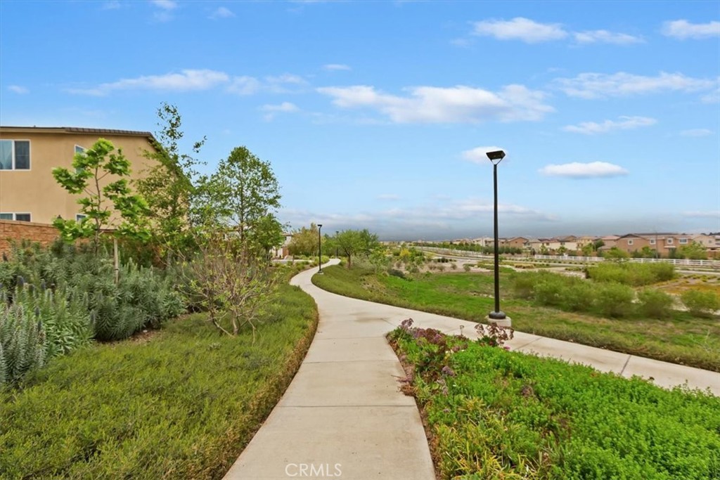 360 Elizabeth Court Rialto, CA 92377 - Photo 38 of 41